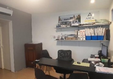 ALQUILER incluye LUZ y AGUA  en el PRECOO OFICINA  CHICA INTERNA FALUCHO y JARA