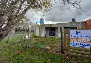 VENTA CASA MODERNA A TERMINAR CAMET NORTE 