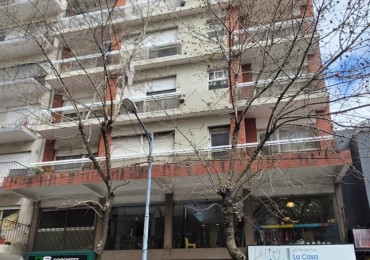 VENTA 2AMB con DEPENDENCIA EXCELENTE ESTADO CENTRO 