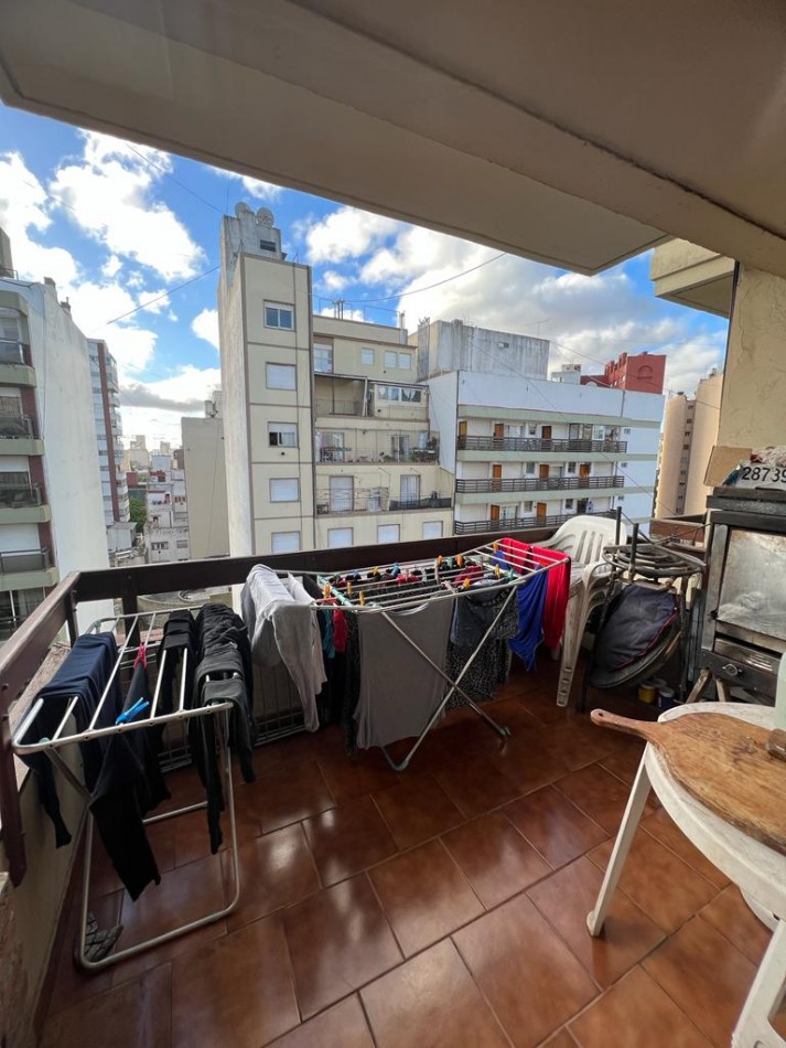 DEPARTAMENTO DE 4 AMB A LA CALLE CON BALCON