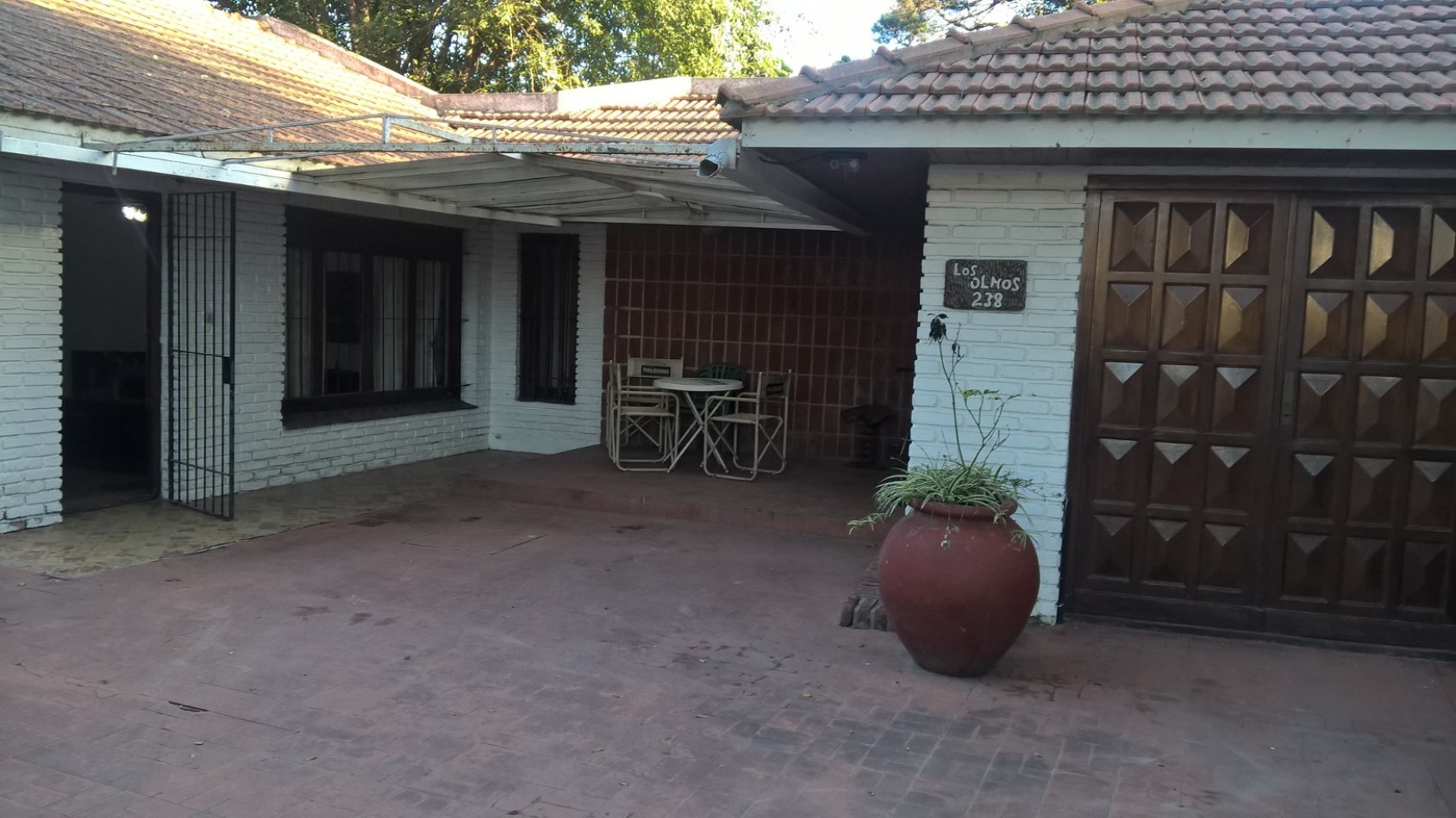 LINDISIMO CHALET EN BOSQUE ALEGRE,5 AMB. GARAGE.