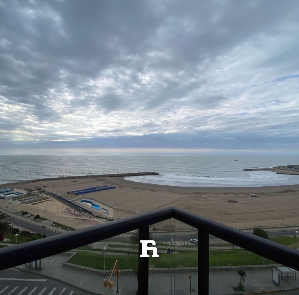 PISO DE 3 AMBIENTES VISTA PLENA AL MAR Y A VARESSE 