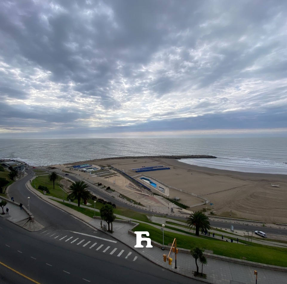 PISO DE 3 AMBIENTES VISTA PLENA AL MAR Y A VARESSE 