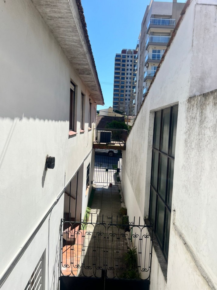 PH 3 AMB. CON ESCRITORIO EN VENTA A METROS DEL MAR, EN EL  PRIVILEGIADO BARRIO SAN CARLOS